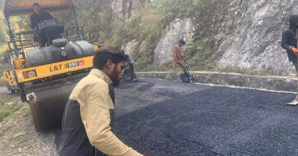 पर्वतको मिलनचोक-लेखफाँट-शालिजा सडक स्तरोन्नति सुरु