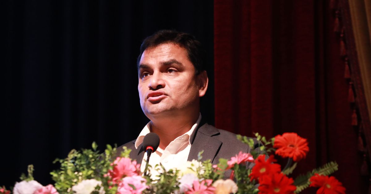 स्वास्थ्य क्षेत्रमा जनशक्ति अभाव नभएपनि टिकाउनै चुनौती छ : स्वास्थ्यमन्त्री पौडेल