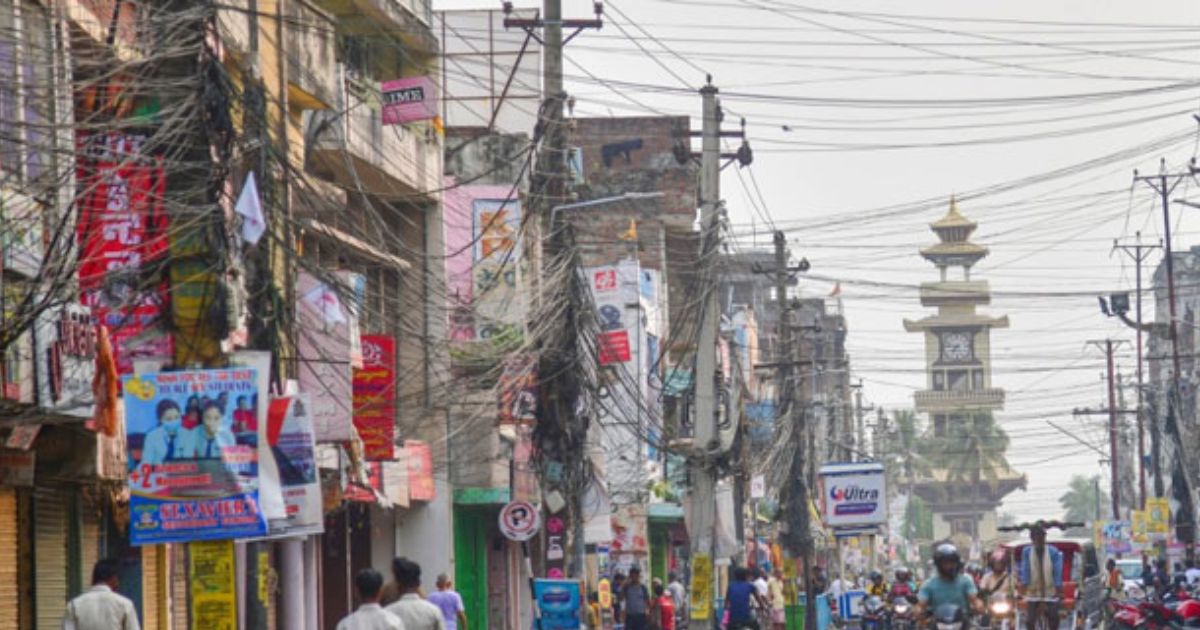 वीरगन्जलाई कुरूप बनाएको अव्यवस्थित तार १५ दिनभित्र हटाइने