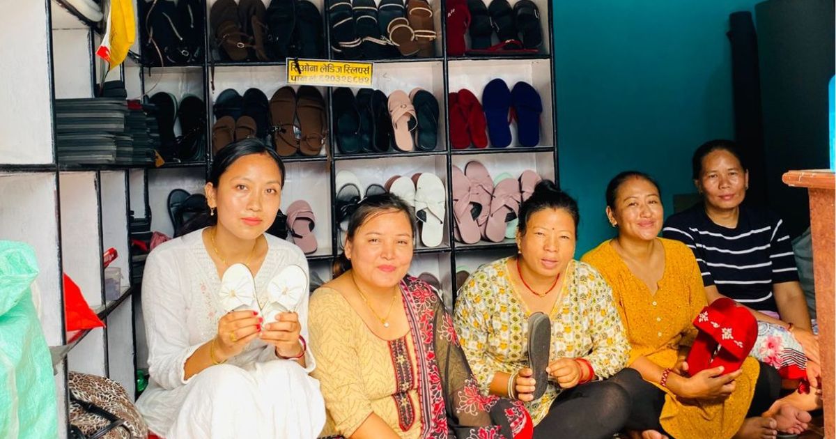 बुटवलमा महिला उद्यमीको लहर, जुत्ताचप्पल व्यवसायले बनाउँदैछ आत्मनिर्भर