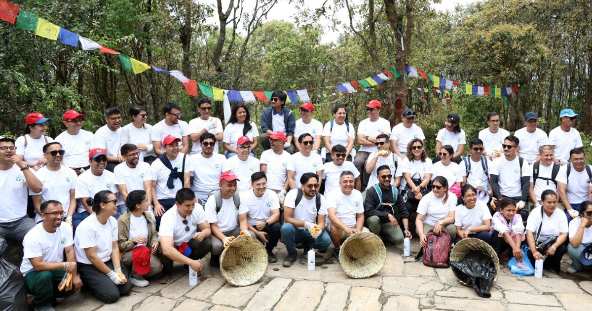 ग्लोबल आइएमई बैंकद्वारा विश्व वातावरण दिवसको अवसरमा प्लाष्टिक फोहोर संकलनसहित हाइकिङ कार्यक्रम आयोजना