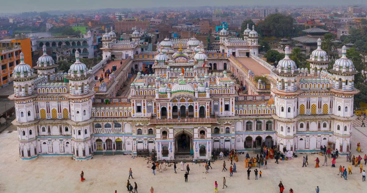 ‘उज्यालो जनकपुरधाम’ को कमाल : साँझ परेपछि पनि उज्यालो र सुरक्षित बन्दै सहर