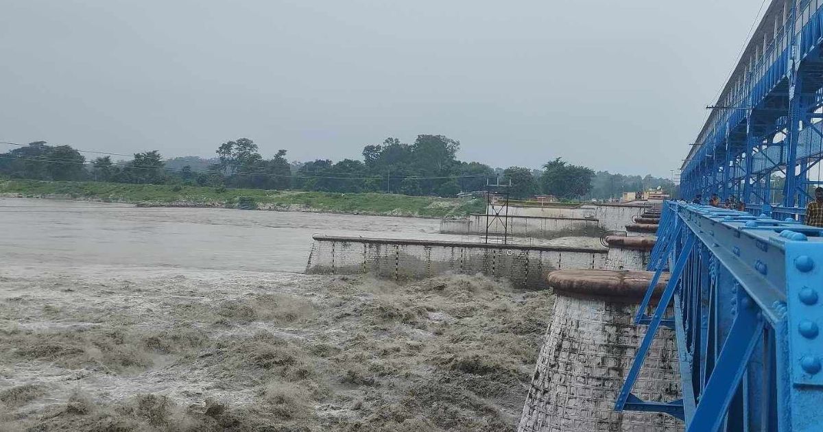 महाकालीमा पानीको बहाव १ लाख १२ हजार क्युसेक, बनबासा पुलमा चारपाङ्ग्रे सवारी रोक