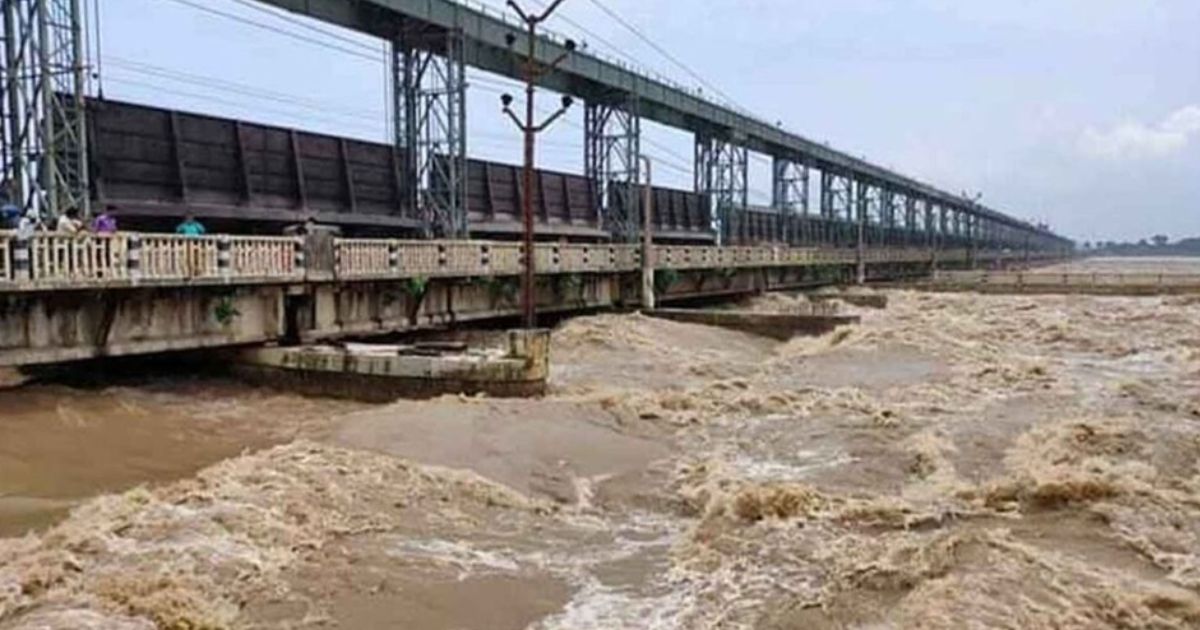महाकालीमा पानीको बहाव १ लाख १४ हजार क्युसेक पुग्यो, शारदा ब्यारेजमा चारपाङ्ग्रे सवारी रोक