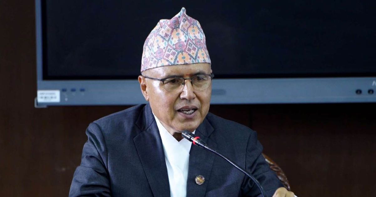 अर्थमन्त्री रामेश्वर खनालले कूटनीतिक राहदानी गरे फिर्ता