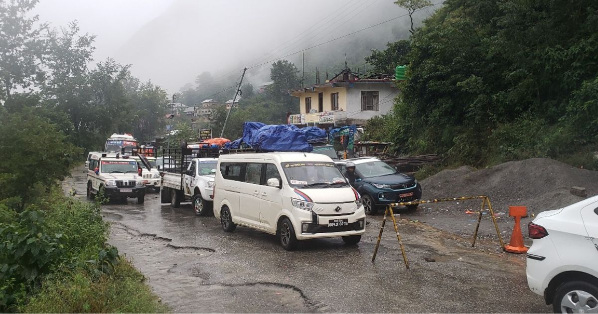 पहिरोले बिपी राजमार्ग पूर्ण रूपमा ठप्प