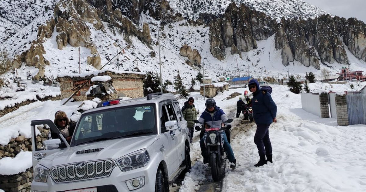 मनाङमा बाढी र हिमपातको विपद् : मर्स्याङ्दी नदी थुनिएपछि अन्नपूर्ण पदमार्गका पर्यटक रोकिए