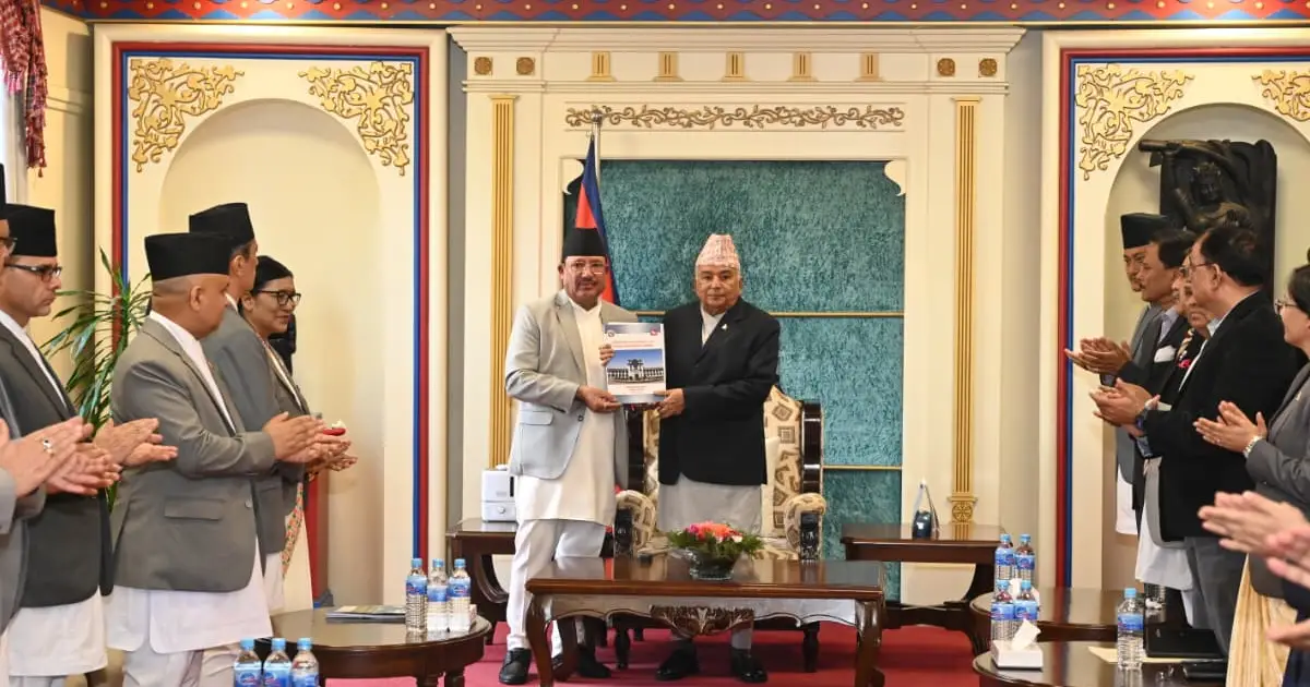 राष्ट्रपति पौडेलसमक्ष निर्वाचन आयोगद्वारा निर्वाचन २०८२ को प्रतिवेदन पेश