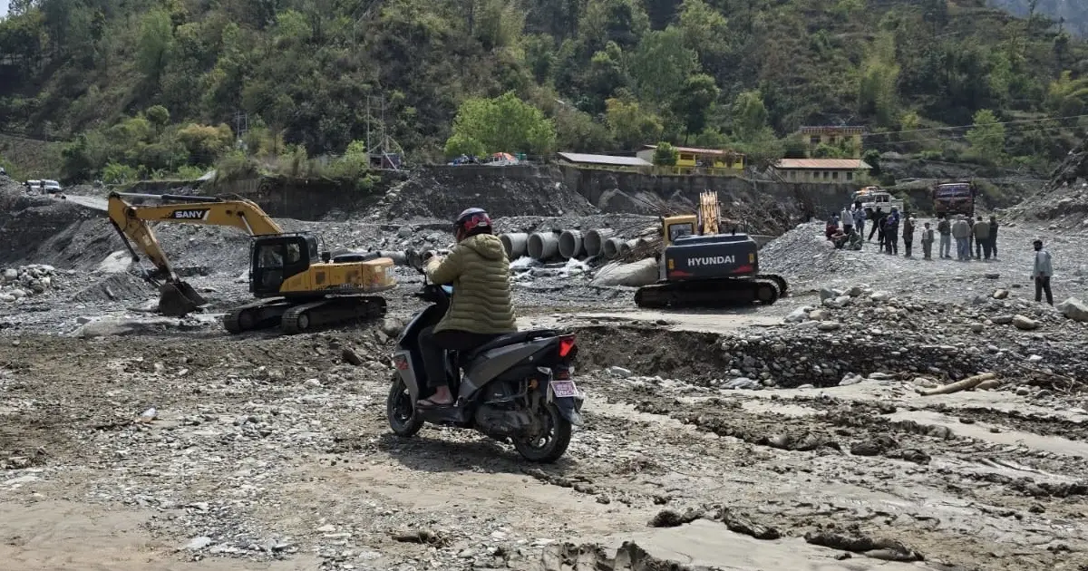 अविरल वर्षाका कारण बीपी, अरनिको र मेची राजमार्गसहित आधा दर्जन सडक खण्ड अवरुद्ध