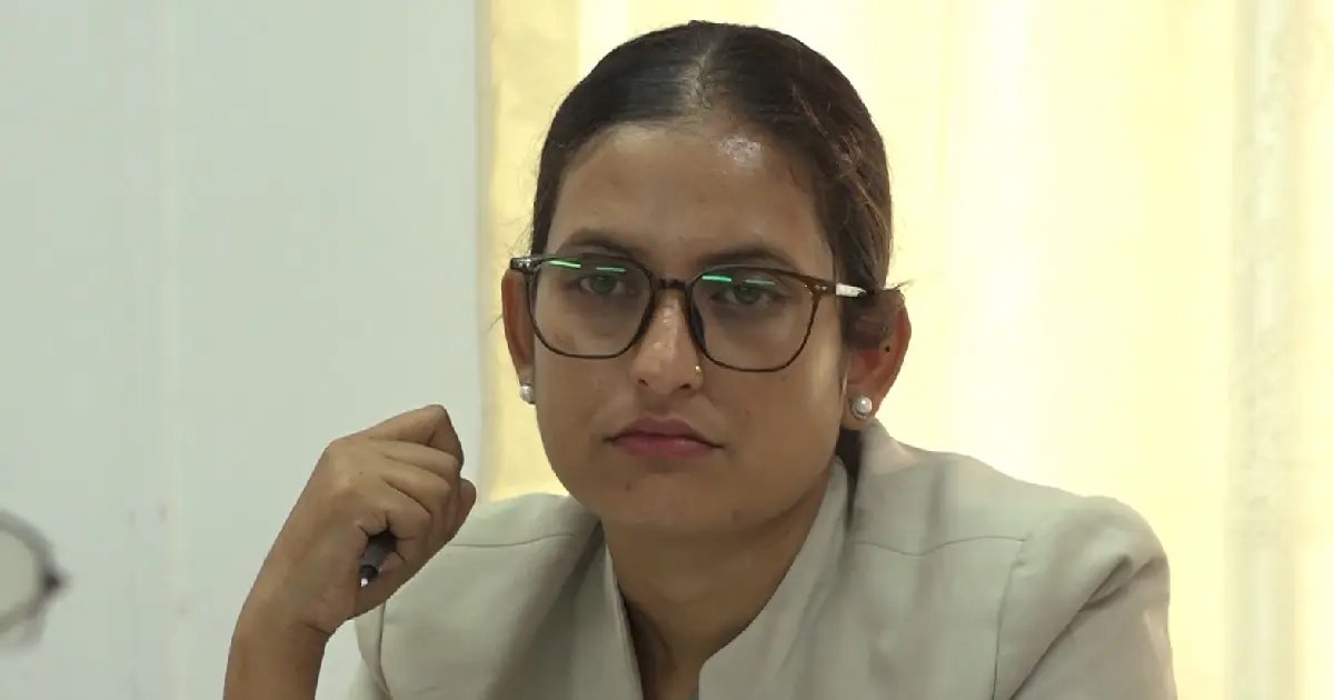 महिला तथा बालबालिकामन्त्री सीता बादी र युएनएफपिए प्रतिनिधि श्रीराम हरिदासबीच भेटवार्ता