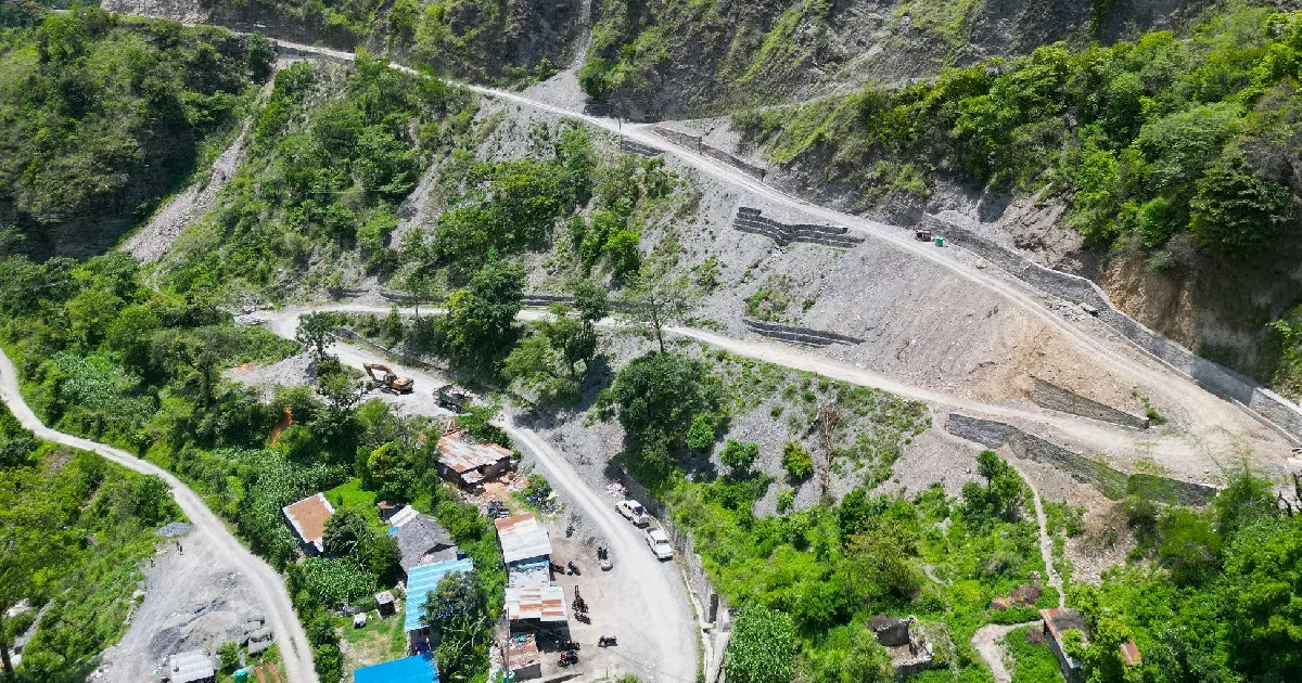 मार्ग खुलेको १८ वर्षपछि दरवाङ-फूलबारी सडक स्तरोन्नति