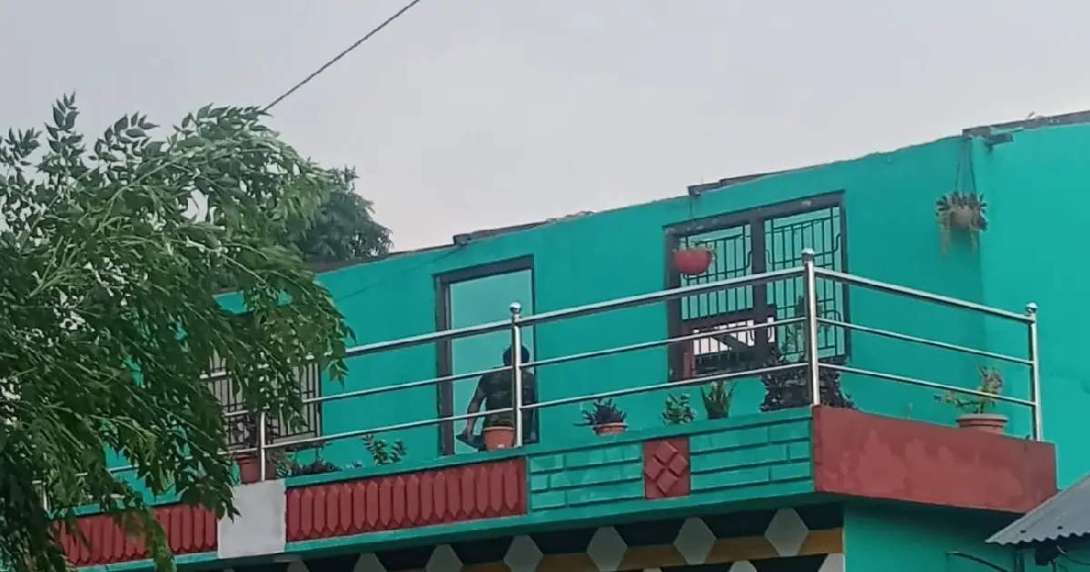 हुरीले नवलपरासीको सिसेनीमा मच्चायो ताण्डव, १७ परिवारको घरमा क्षति