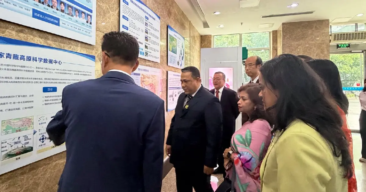 परराष्ट्रमन्त्रीद्वारा ‘चाइनिज एकेडेमी अफ साइन्स’को अवलोकन
