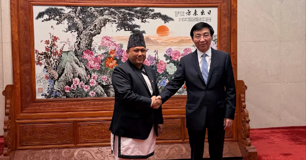 परराष्ट्रमन्त्री शिशिर खनाल र चिनियाँ नेता वाङ हुनिङबीच बेइजिङमा भेटवार्ता