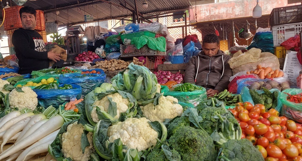 कालीमाटी बजारमा आजको थोक मूल्य, सानो गोलभेँडा प्रतिकिलो १० रुपैयाँ