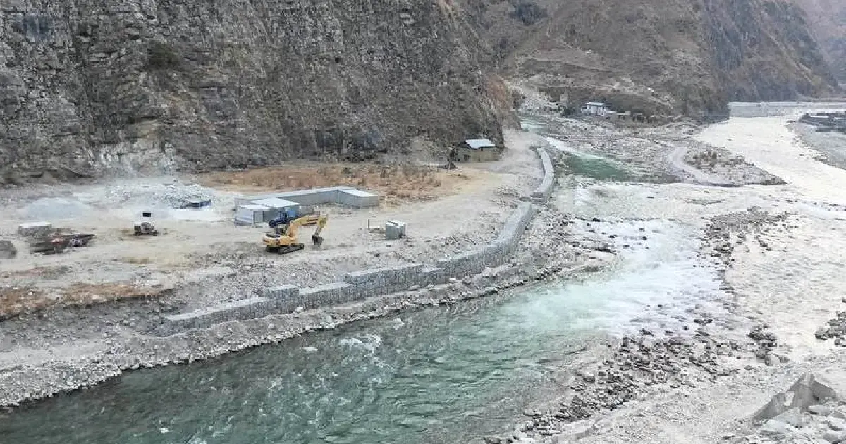 त्रिदेशीय मार्ग जोड्ने भेरी करिडोरमा ठेकेदारको लापरबाही, साढे ८८ करोडको ठेक्का लागे पनि काम शून्य