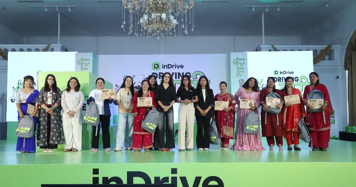 ‘इनड्राइभ ड्राइभिङ नारी नेपाल’को पहिलो चरण सम्पन्न, विद्युतीय स्कुटर र स्मार्टफोन वितरण