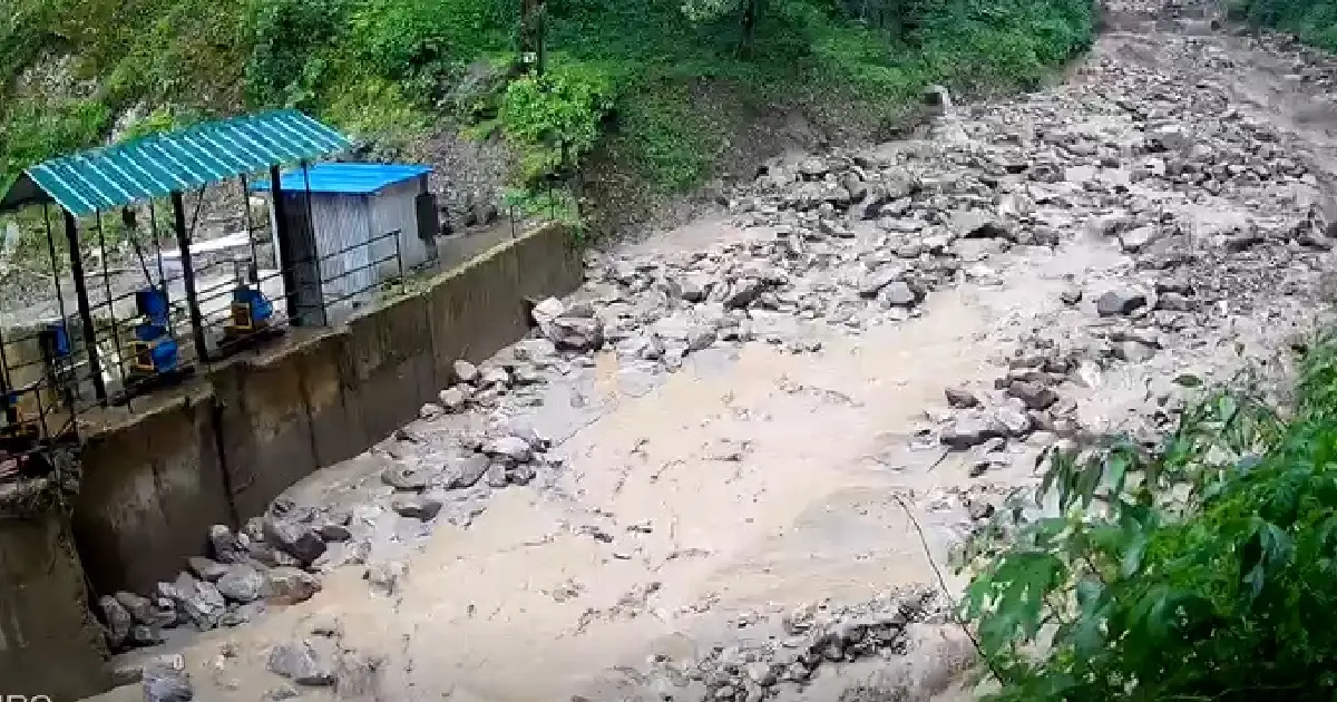बाढी र पहिरोले बाँधमा क्षति पुर्याएपछि म्याग्दीको ६ मेगावाटको रेलेखोला जलविद्युत आयोजना बन्द