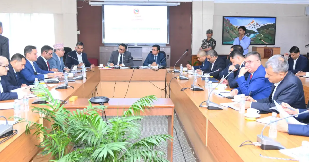राष्ट्र बैंकका कार्यकारी निर्देशकहरुलाई अर्थमन्त्रीले सोधे- किन लगानीको आत्मविश्वास कमजोर भयो ?