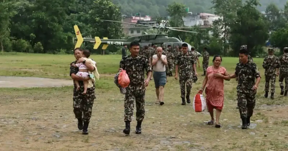 भोटेकोशी बाढीः सेनाद्वारा ४० विदेशीसहित ७०० जनाको उद्धार