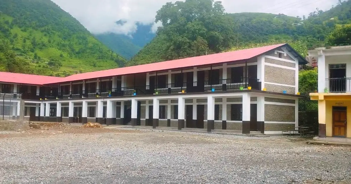 भर्‍याङमुनि पढाउनुपर्ने बाध्यता हट्यो, बागलुङको सरस्वती माविमा थपिए १२ कक्षाकोठा