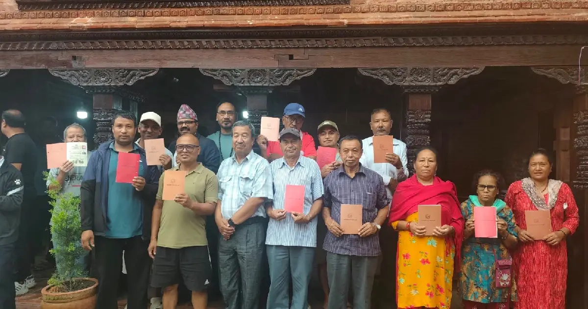नापजाँच सकिएको ४ वर्षपछि भक्तपुरका ४२१ परिवारले पाए लालपुर्जा