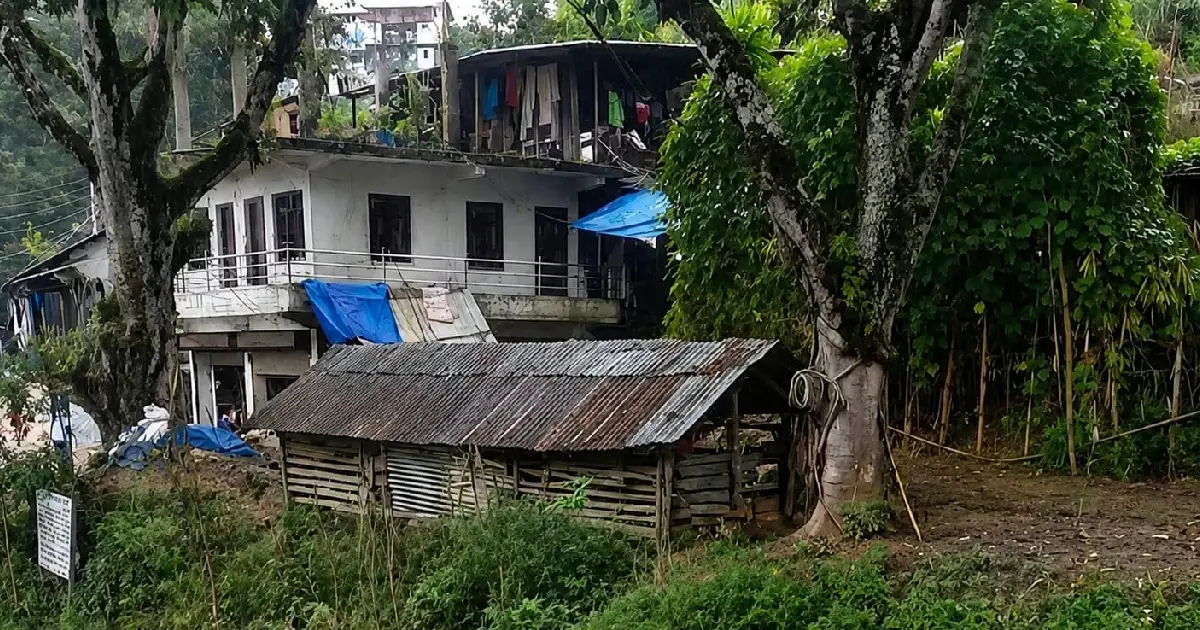 दिक्तेलको दुई सय वर्ष पुरानो सार्वजनिक चौतारा गायब, सरकारी निकायमा उजुरी