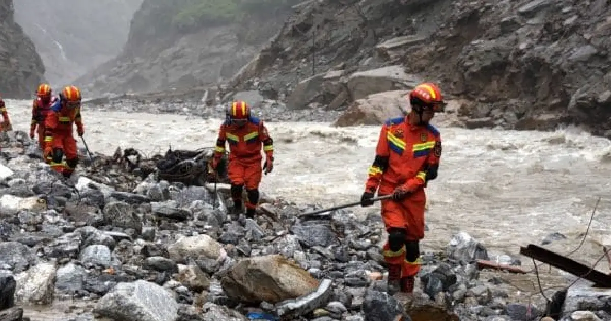 चीनको सिजाङमा गएको पहिरोमा १०४ नेपालीसहित २६१ विदेशी नागरिक बेपत्ता