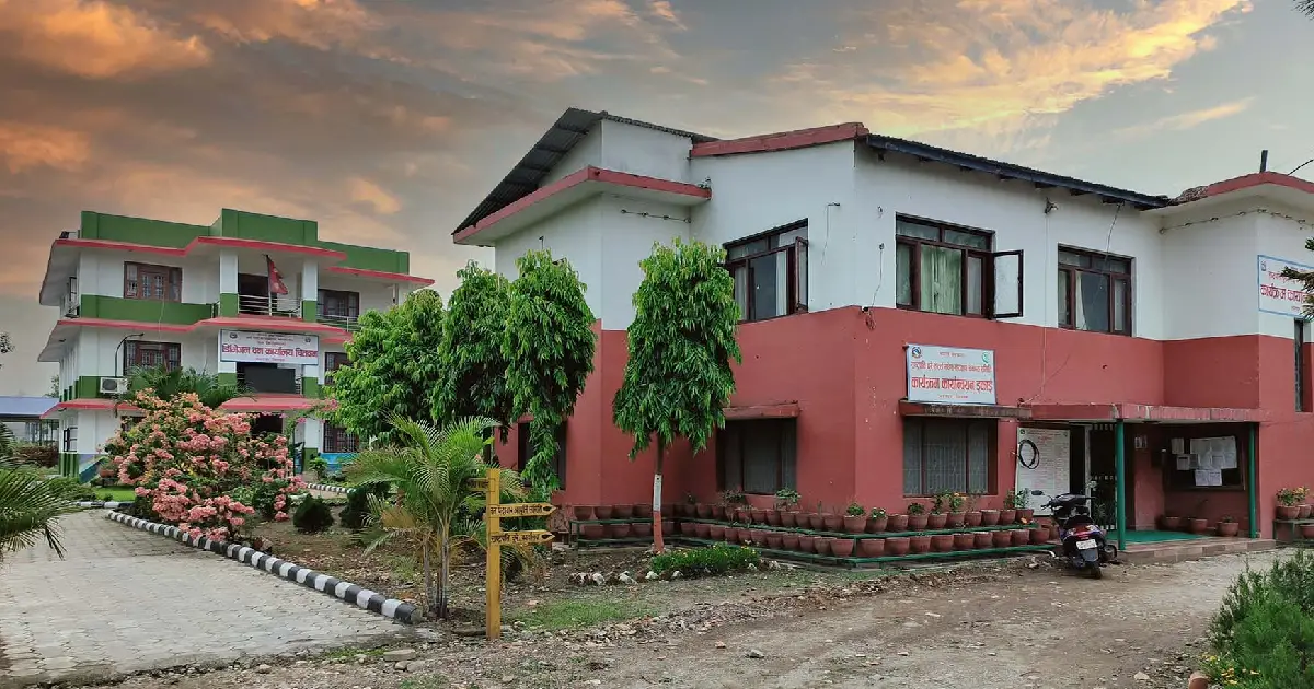 चितवनमा बाघ र चितुवा नियन्त्रणका लागि खोरसहित क्यामरा जडान