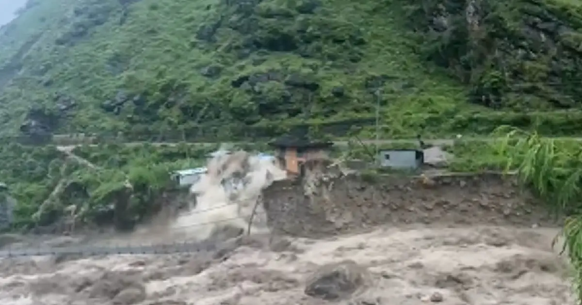 जाजरकोटमा अविरल वर्षापछिको बाढीले घर र झोलुंगे पुल बगायो, भेरी करिडोर ठप्प