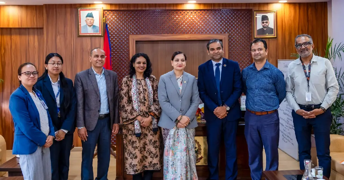 स्वास्थ्यमन्त्री निशा मेहता र युएनएफपिए प्रतिनिधि श्रीराम हरिदासबीच भेटवार्ता