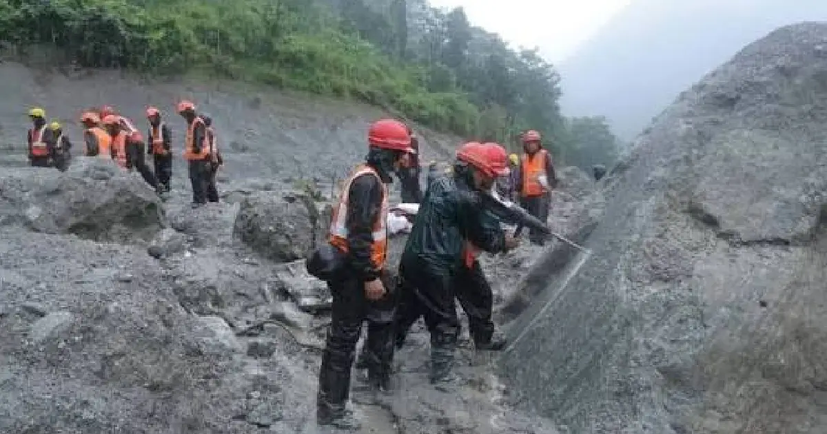भोटेकोशी बाढी : त्रिशूली-३ को सुरुङ प्रवेशद्वार खोज्दै ९३ जनाको विशेषज्ञ टोली, उद्धार कार्य जारी