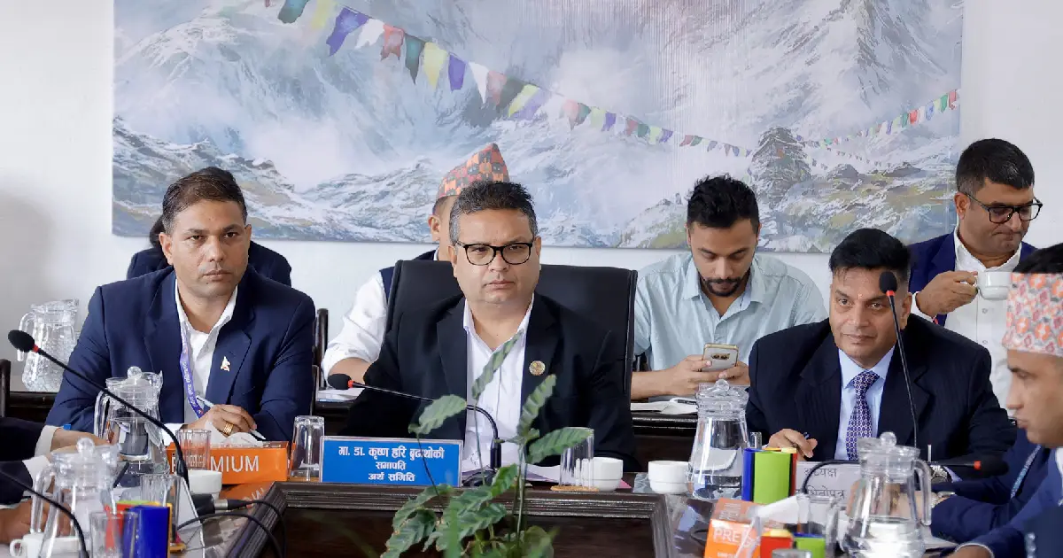 पुँजीबजारलाई व्यवस्थित र पारदर्शी बनाउन बोर्ड कटिबद्ध छ : अध्यक्ष डा. भट्ट