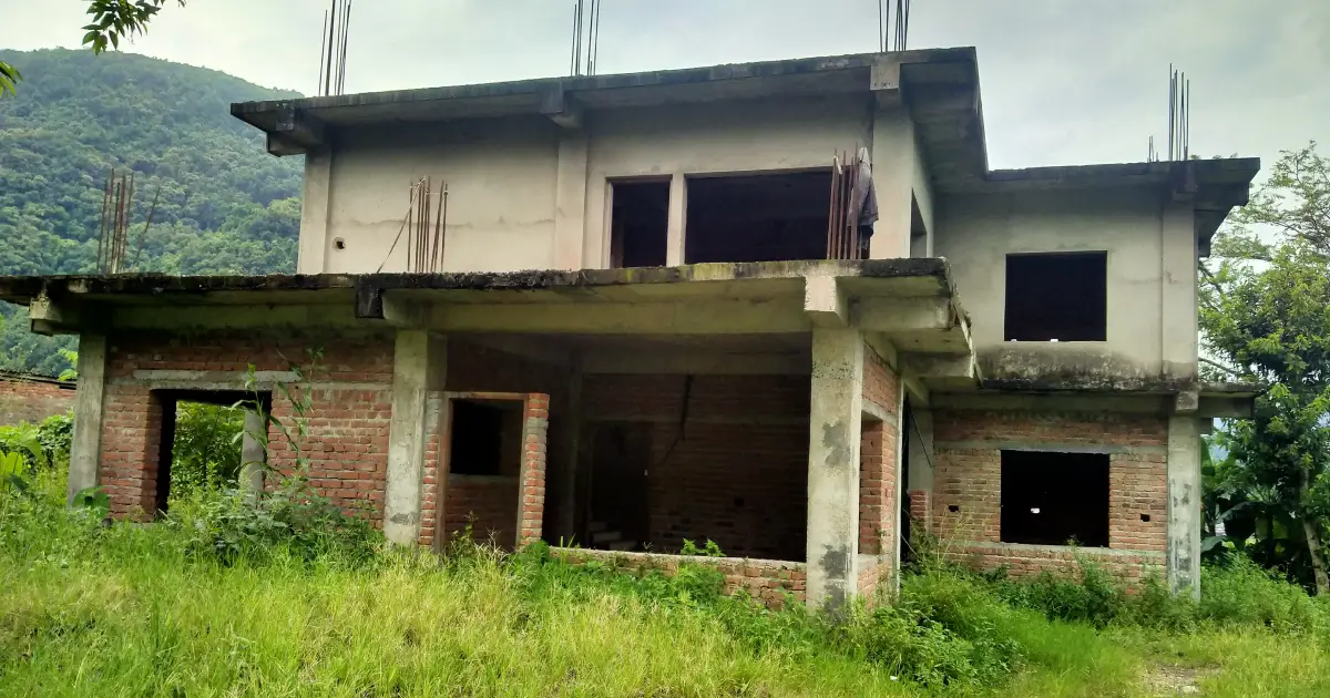 १८ महिनामा सक्नुपर्ने आयुर्वेद भवन पाँच वर्षसम्म अलपत्र