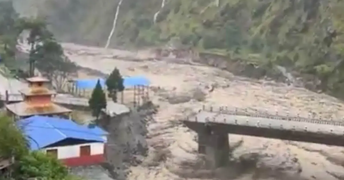 कालीगण्डकीले पोखरेबगरको पुल बगायो, मुस्ताङसँगको यातायातसम्पर्क विच्छेद