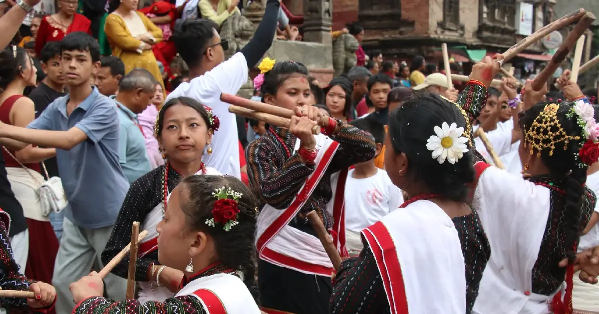 आठ रात नौ दिनपछि श्रीकृष्ण जन्माष्टमीका दिन सकियो भक्तपुरको ऐतिहासिक गाईजात्रा