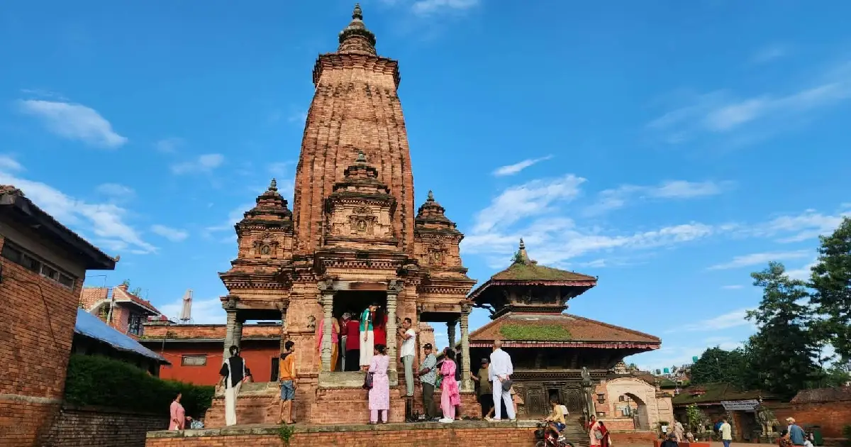 भक्तपुर दरबार स्क्वायरस्थित केदारनाथ मन्दिर तीजको अवसरमा पहिलो पटक सर्वसाधारणका लागि खुला, साँझ महाआरती गरिँदै