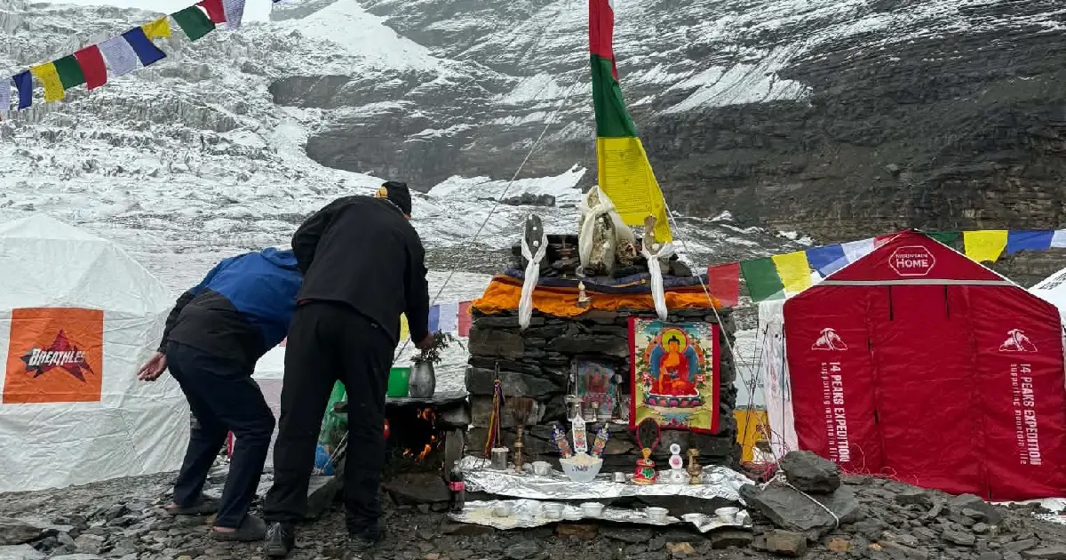 प्रतिकूल मौसमका कारण धवलागिरि हिमाल आरोहण टोली आधार शिविरबाट फर्कियो