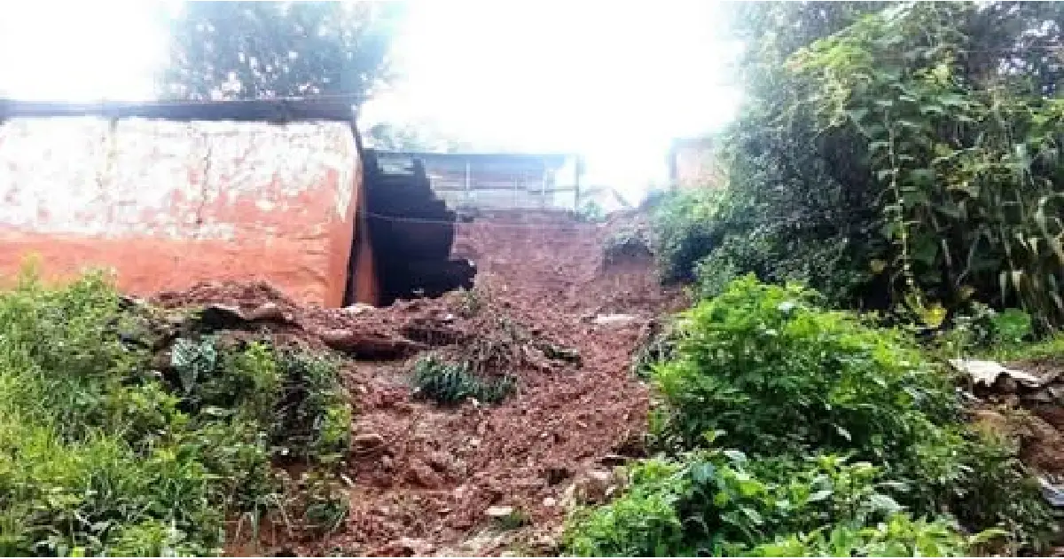 दैलेखको नमूना बस्ती पहिरोको उच्च जोखिममा, ८ घरपरिवार  विस्थापित