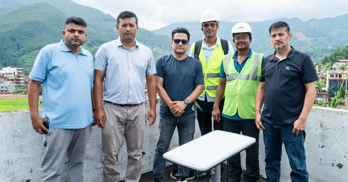 बाढी प्रभावित क्षेत्रमा एनसेलले स्याटलाइटमार्फत सञ्चार सेवा उपलब्ध गराउँदै, नुवाकोटका तीन स्थानमा जडान