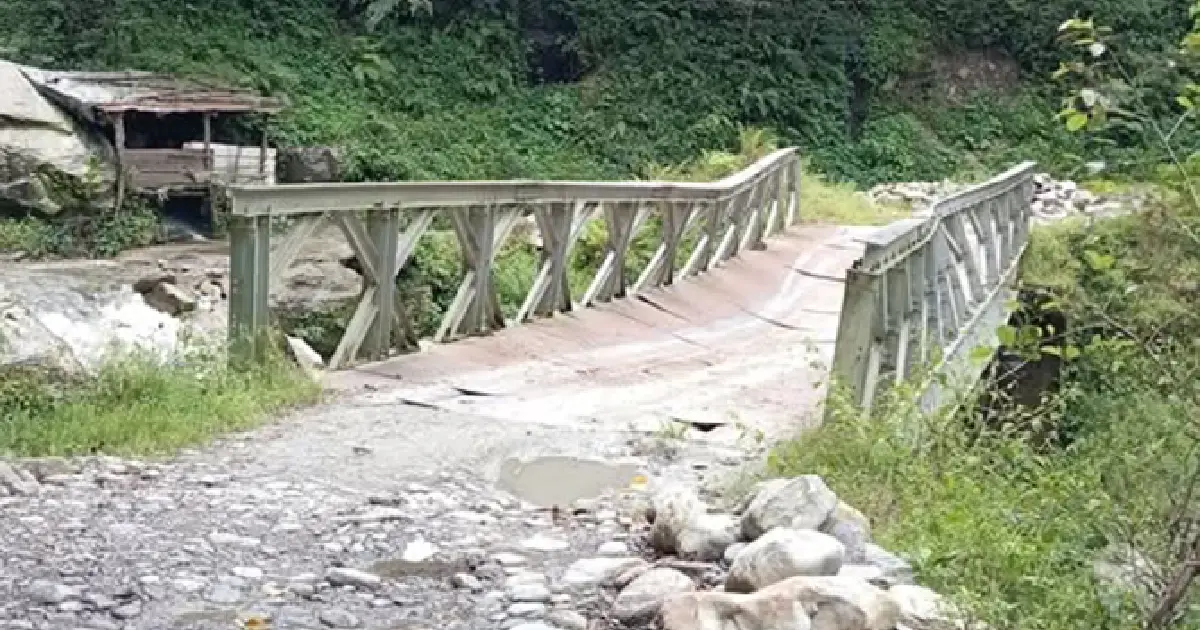 जुगल हिमाल जाने पर्यटक र स्थानीयलाई आवतजावतमा सास्ती, जीर्ण पुल हटाएर बेलिब्रिज राखिने