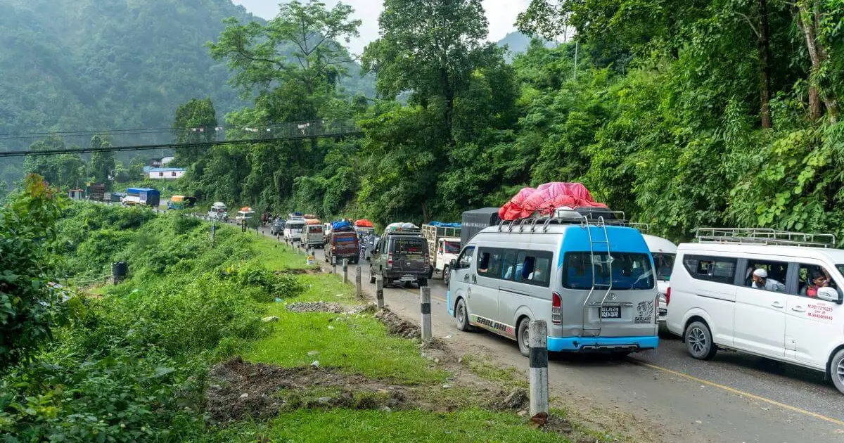 त्रिभुवन राजपथमा सवारीसाधन सञ्चालनका लागि समय तालिका निर्धारण, १० चक्केभन्दा ठूला गाडीलाई रोक