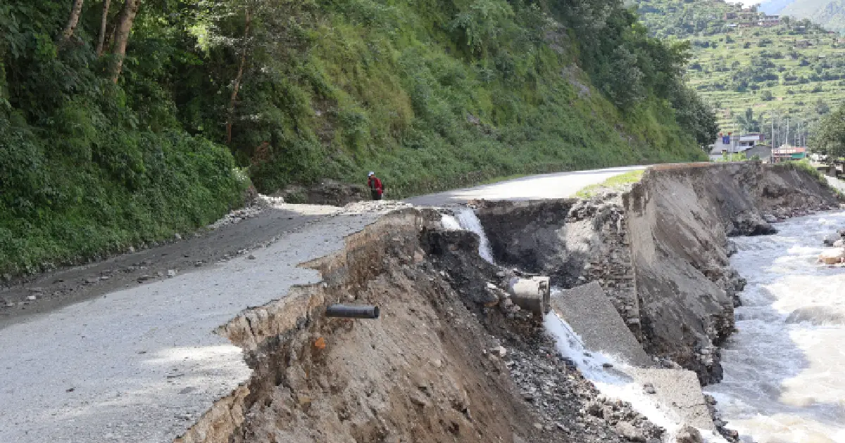 बागलुङमा बाढीपहिरोले सडक पूर्वाधारमा मात्र ५० करोडको क्षति