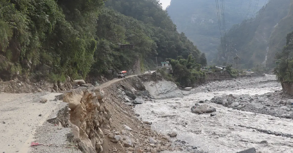 बेनी-जोमसोम-कोरला सडकमा मनसुनजन्य विपद्बाट करिब एक अर्बको क्षति, पुनर्निर्माणका लागि ४ अर्ब बजेट चाहिने