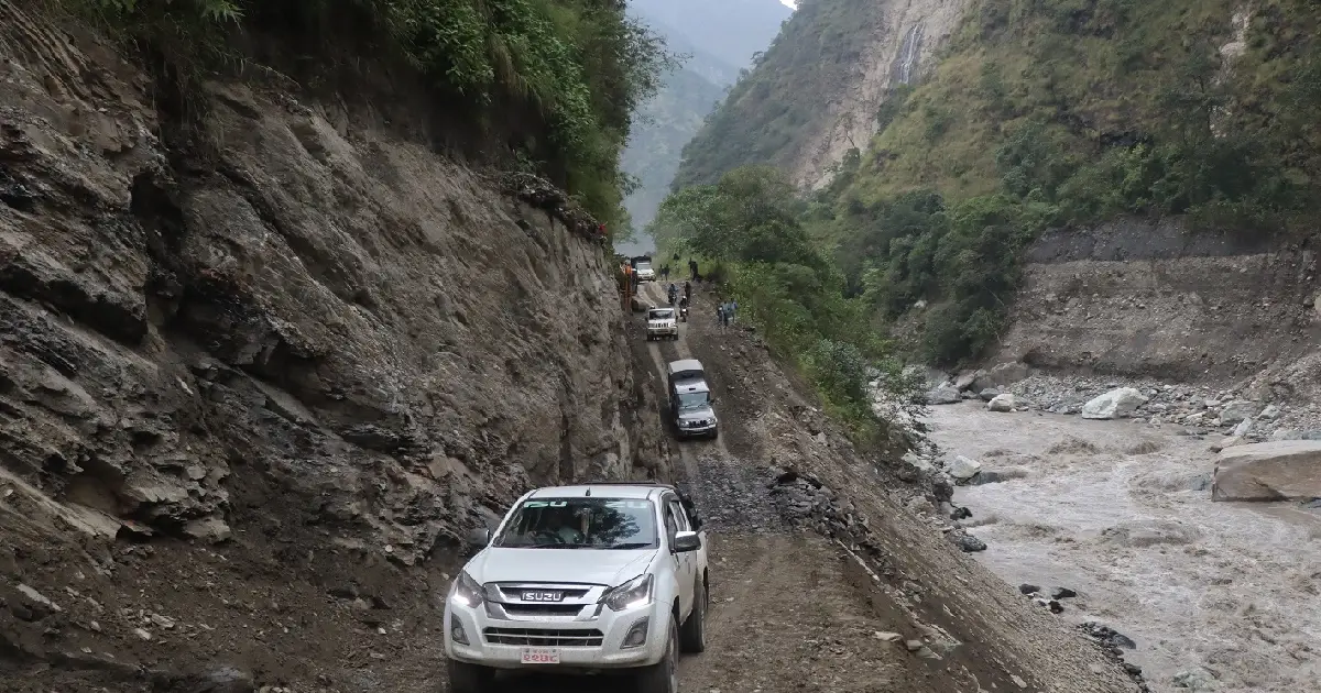 बेनी-जोमसोम-कोरला सडक मर्मत अन्तिम चरणमा, सोमबारदेखि यातायात सञ्चालनको तयारी