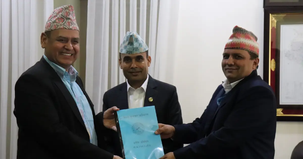दूरसञ्चार प्राधिकरणको वार्षिक प्रतिवेदन सञ्चारमन्त्रीलाई हस्तान्तरण, ब्रोडव्याण्ड घनत्व १४८ प्रतिशत पुग्यो