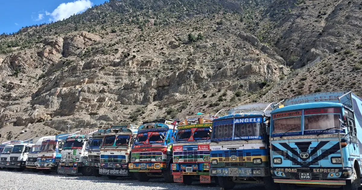 लेतेदेखि कोरलासम्म ५ सयभन्दा बढी कन्टेनर रोकिए, चाडपर्वका सामान ढुवानीमा समस्या