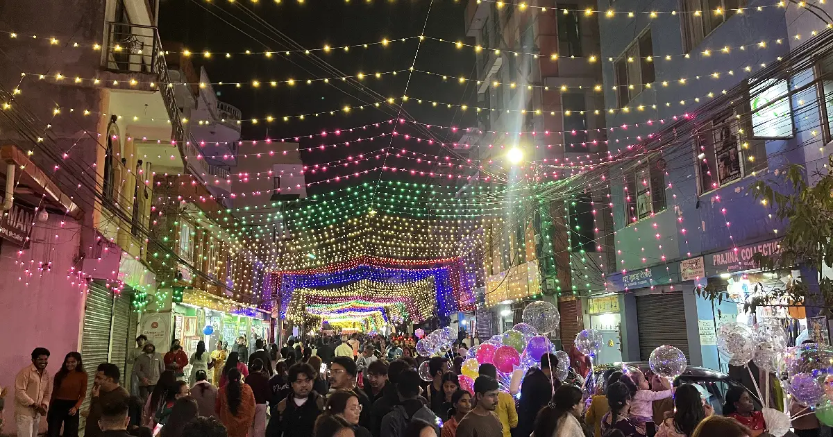 मैतीदेवीको झिलिमिलीमा रमाउँदै सर्वसाधारण