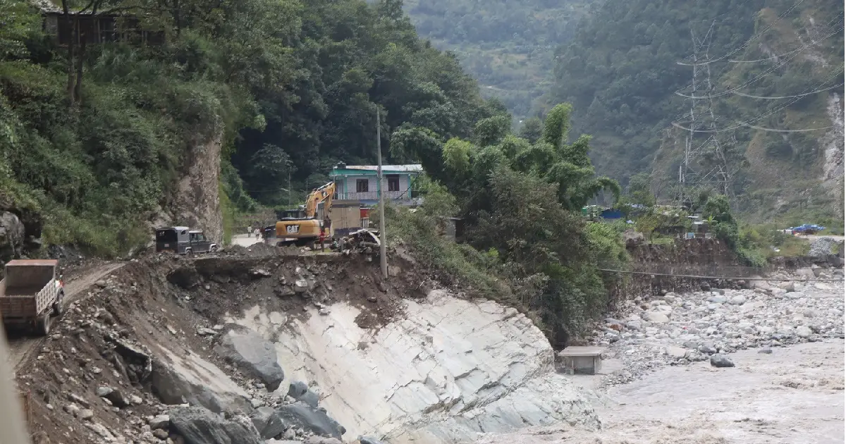 कालीगण्डकीको कटानले रातोपानी तातोपानी कुण्ड ध्वस्त, पर्यटकीय व्यवसाय प्रभावित