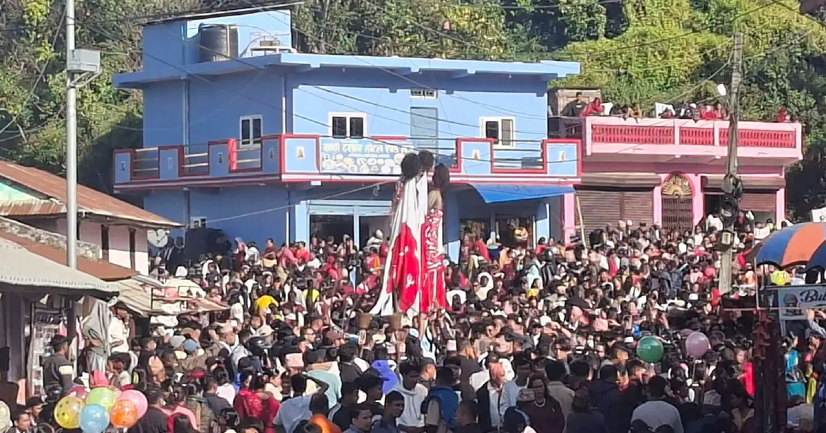 पञ्चेबाजाको तालमा हातमा तरवार र खुँडा, दसैँमा घन्किन्छ अर्घाखाँचीको सराये नाच
